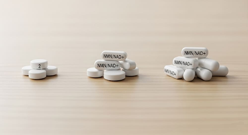 A sequence of increasing pill amounts on a simple surface.